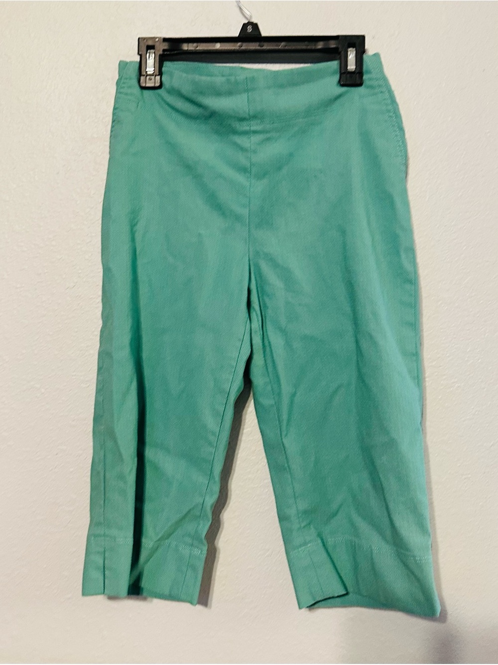 Mesmerize women size 8 Cropped Pants casual